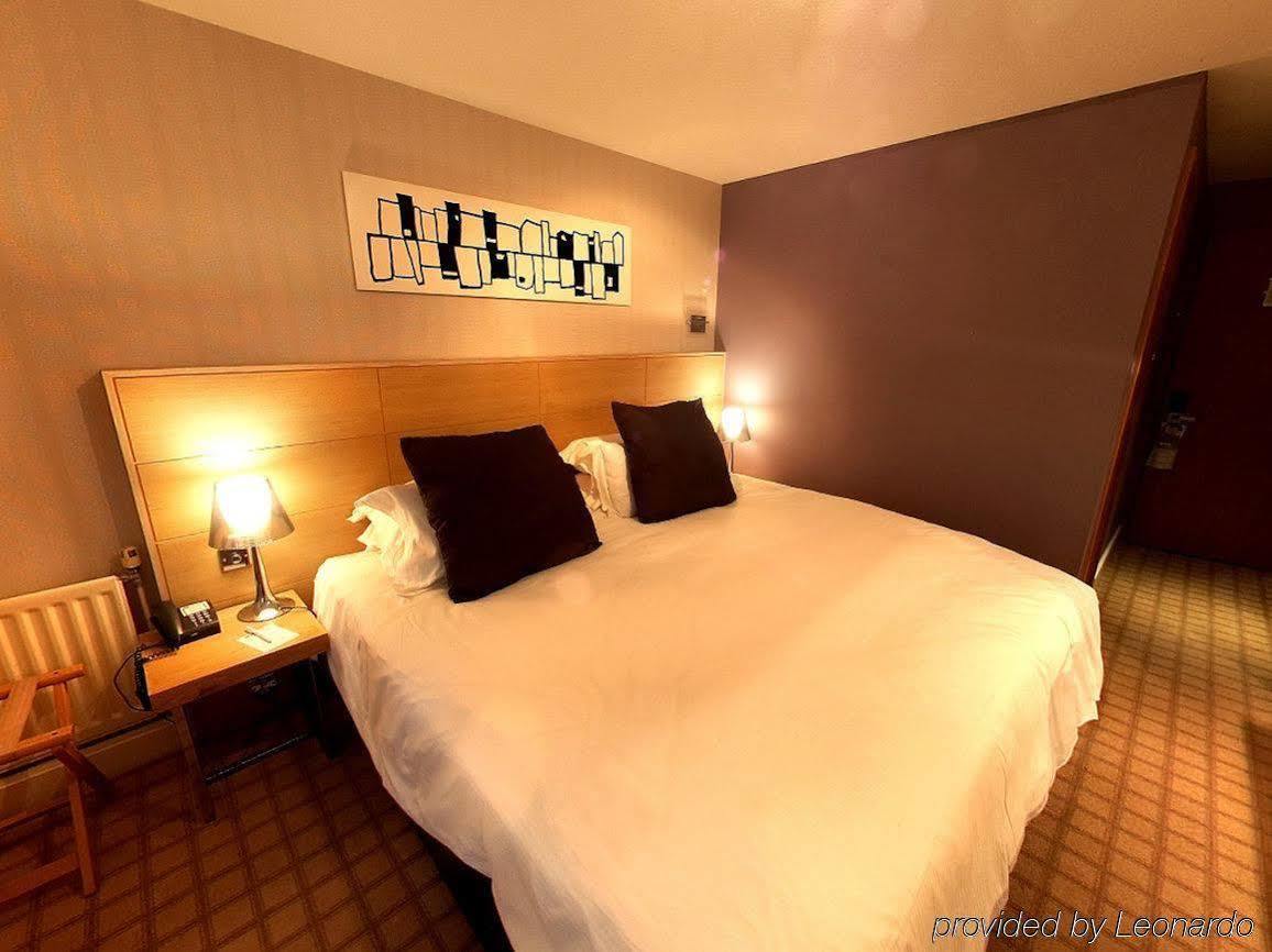 Beales Hotel Hatfield  Zimmer foto